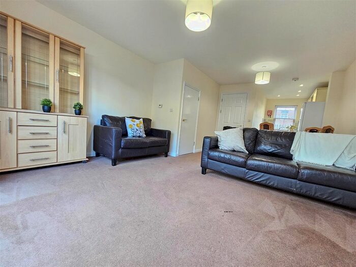 3 Bedroom Property To Rent In Cedar Court, Littleport, CB6