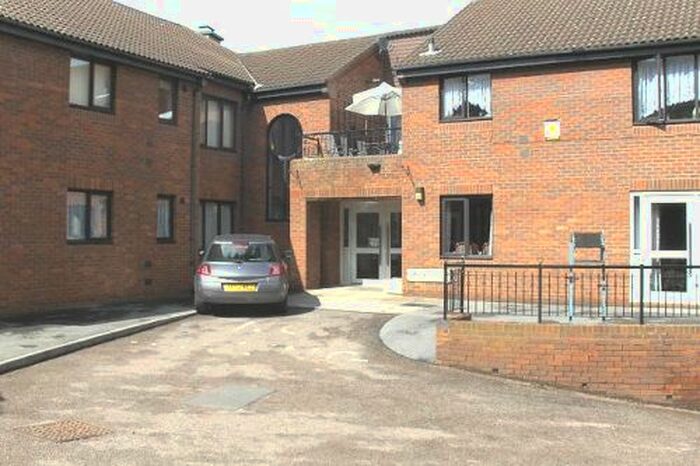 1 Bedroom Flat To Rent In Highfield Road, Chesterfield, S41