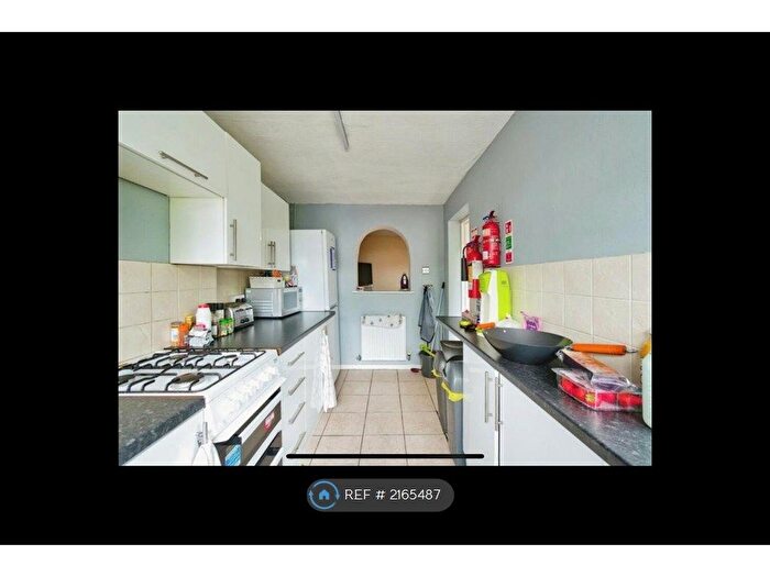 4 Bedroom Terraced House To Rent In Henwick Avenue, Worcester, WR2