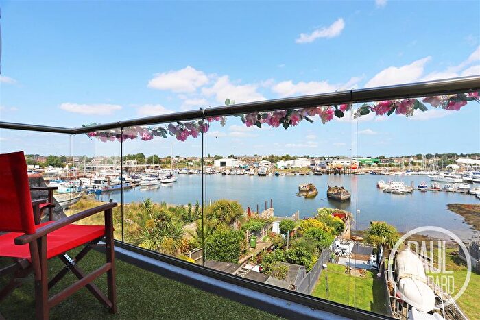 3 Bedroom End Terrace House For Sale In Lake View Road, Oulton Broad, NR33