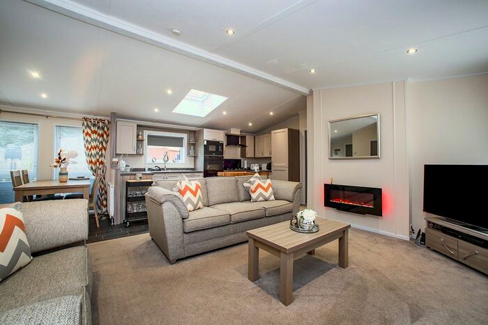 2 Bedroom Mobile/park Home For Sale In Dunbar, East Lothian, EH42