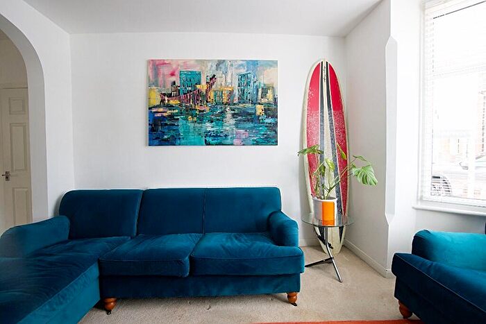 3 Bedroom Terraced House For Sale In Gladstone Street | Bedford | | Large Rooms, MK41