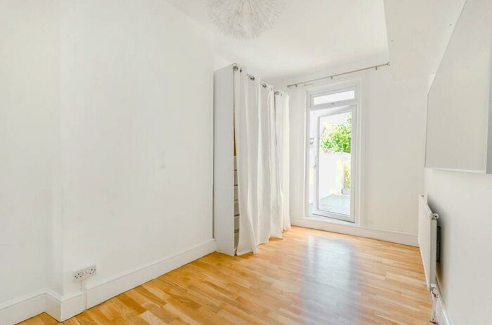 2 Bedroom Maisonette To Rent In Sirdar Road, , Wood Green, London, N22