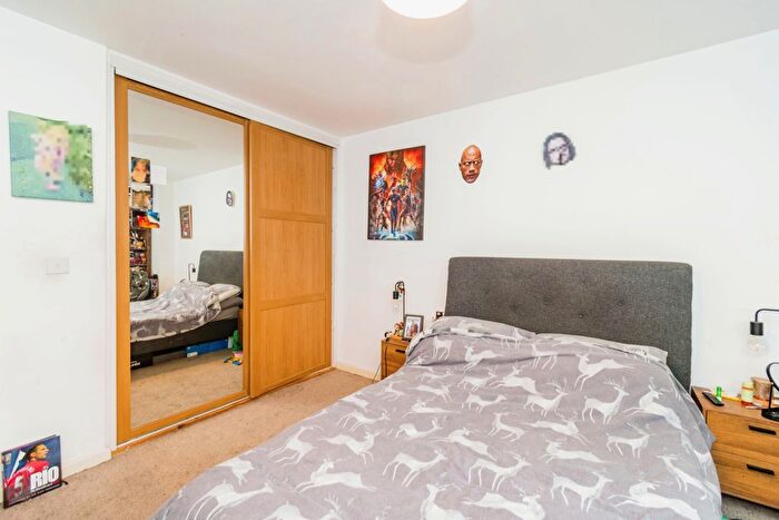 1 Bedroom Flat For Sale In College Street, Southampton, Hampshire, SO14