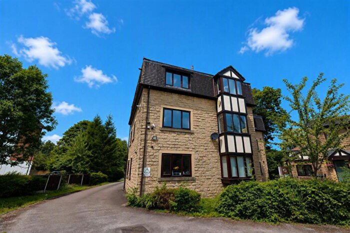 2 Bedroom Apartment To Rent In Windsor Court, Crofters Brook, Radcliffe, Bury, M26