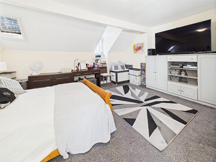 4 Bedroom Maisonette To Rent In Lytham Road, Blackpool, FY1