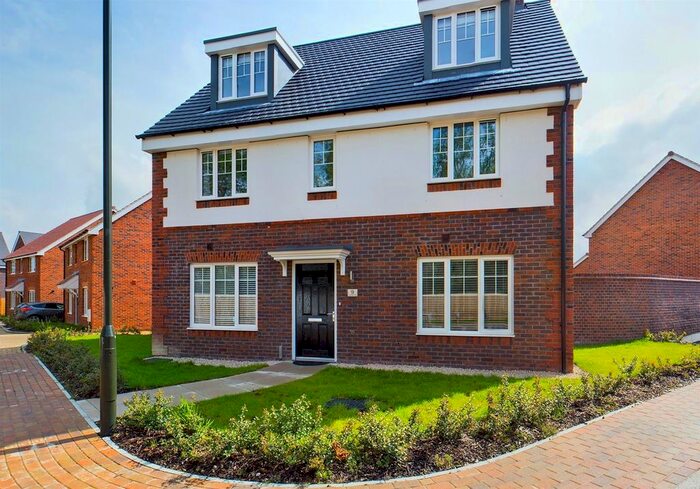 5 Bedroom Detached House For Sale In Sunflower Way, Forgewood, RH10