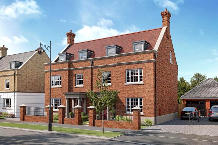4 Bedroom Semi-Detached House For Sale In Julians Road, Wimborne Minster, BH21