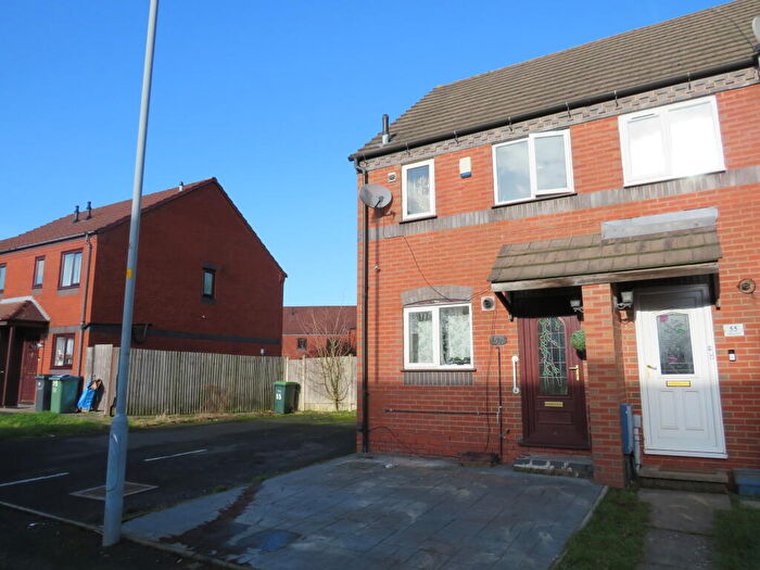 2 Bedroom House To Rent In Brindlefields Way, Tipton, DY4