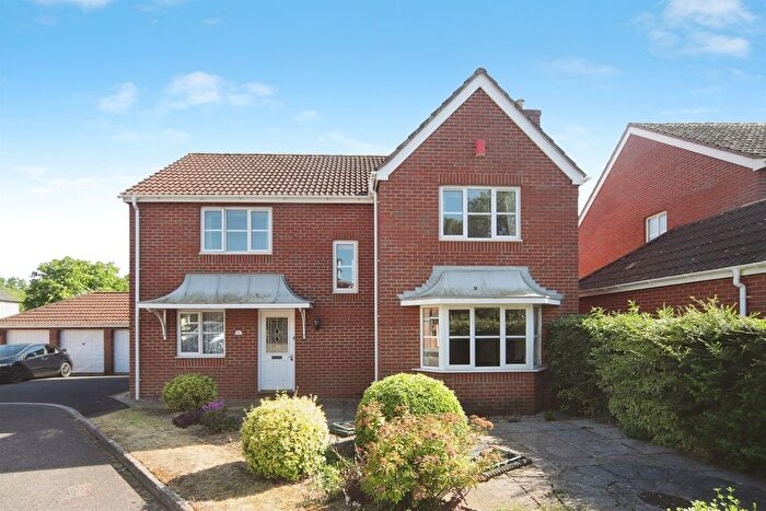 4 Bedroom Detached House For Sale In Acland Round, Cotford St. Luke, Taunton, TA4
