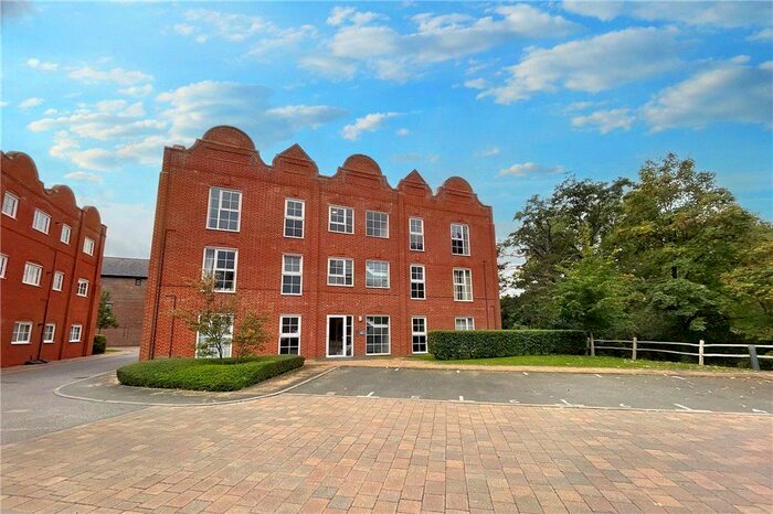 2 Bedroom Flat To Rent In Gresham Park Road, Old Woking, Woking, Surrey, GU22