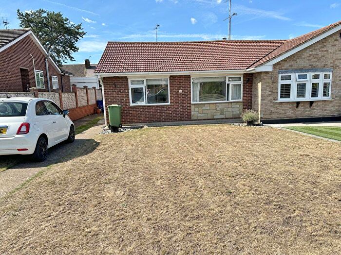 2 Bedroom Bungalow For Sale In The Spinney, Orsett Village, RM16