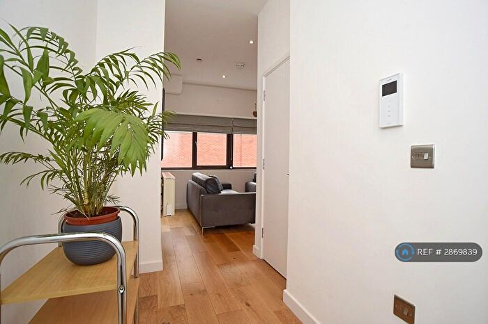 1 Bedroom Flat To Rent In High Street, Maidenhead, SL6