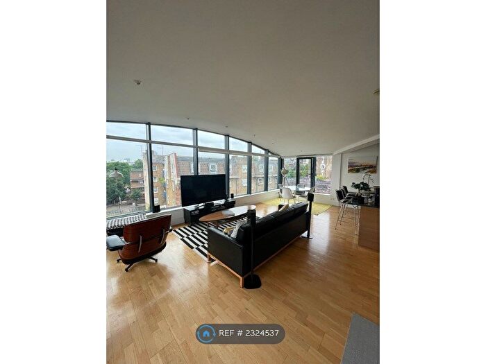 2 Bedroom Flat To Rent In Cable Steet, London, E1W