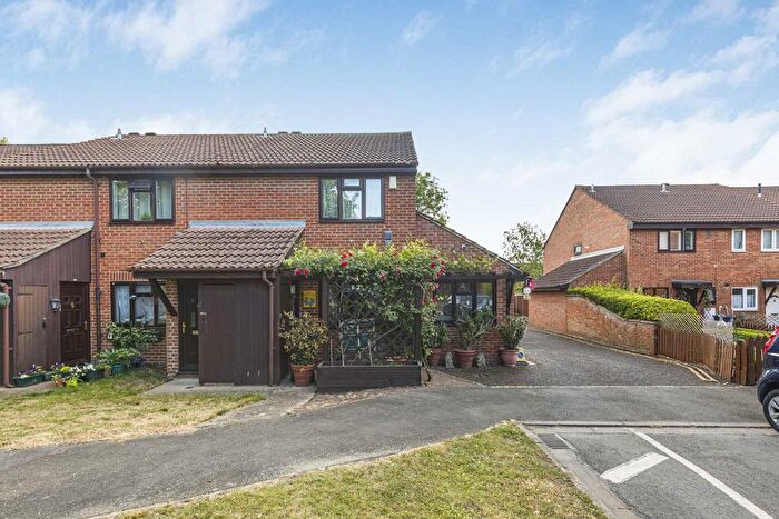 2 Bedroom Maisonette To Rent In Lindsey Gardens, Bedfont, TW14