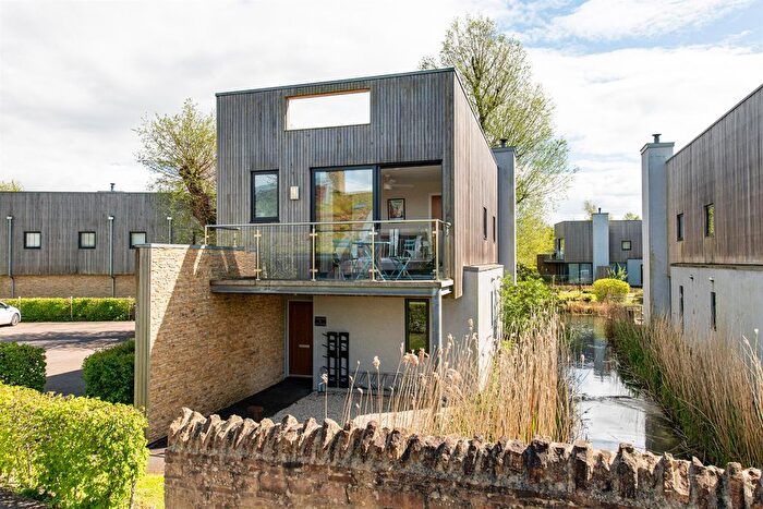 4 Bedroom Detached House For Sale In Lower Mill Estate, Somerford Keynes, Cirencester, GL7