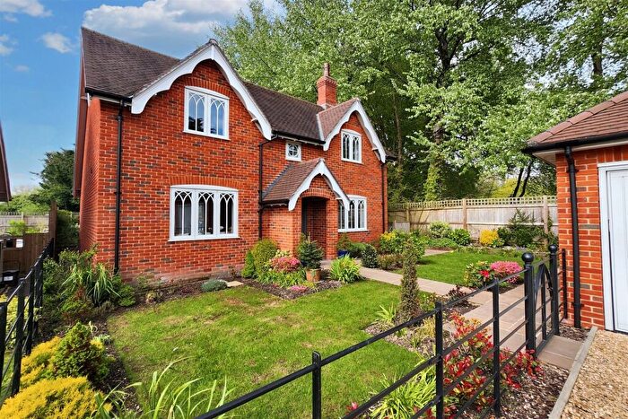3 Bedroom Detached House For Sale In Iwerne Minster, DT11
