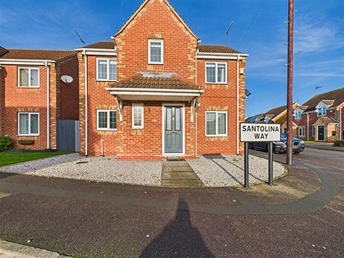 3 Bedroom Detached House For Sale In Santolina Way, Hull, HU4