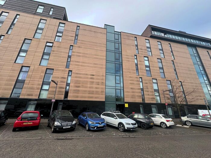 2 Bedroom Flat To Rent In Glasgow Harbour Terrace, Glasgow, G11