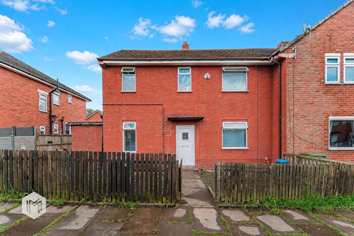 3 Bedroom Semi-Detached House For Sale In Eastham Avenue, Bury, BL9