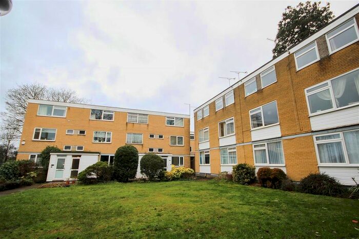 2 Bedroom Flat To Rent In Chalfont Court, Bracken Lane, Southampton, SO16