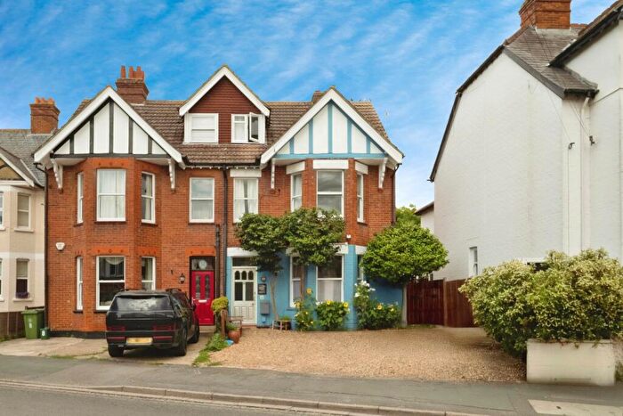 6 Bedroom Semi-Detached House For Sale In Kings Ride, Camberley, Surrey, GU15