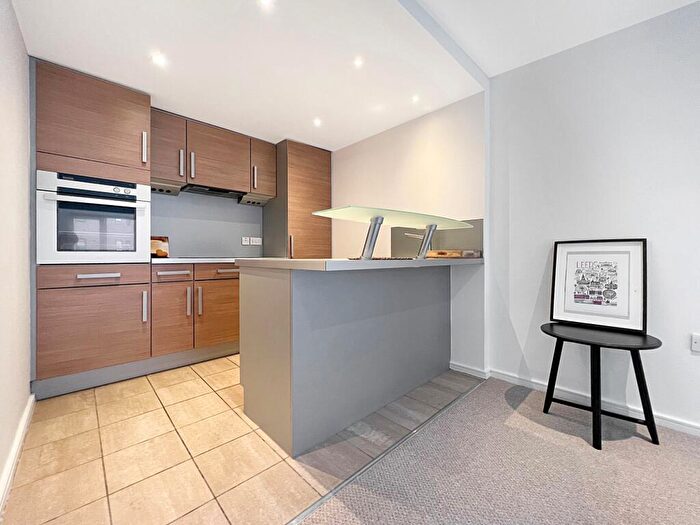 2 Bedroom Apartment To Rent In Trinity One, East Street, Leeds, LS9