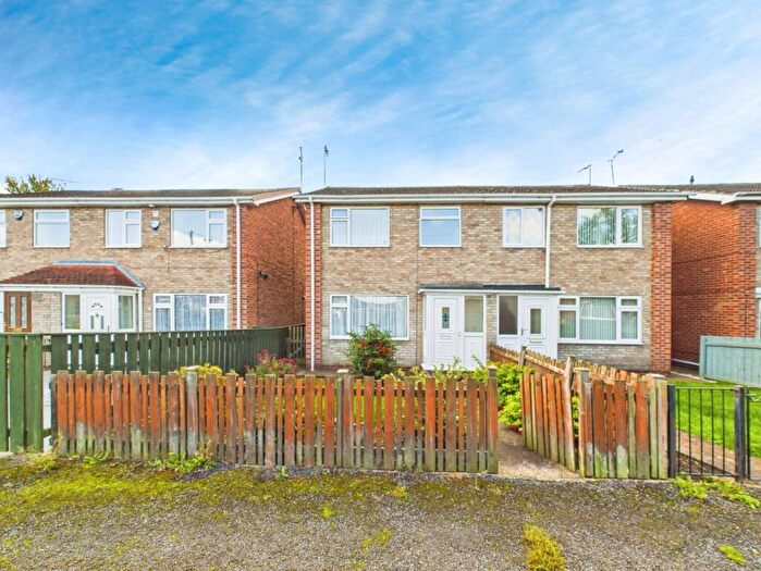 3 Bedroom Semi-Detached House For Sale In Jendale, Hull, HU7