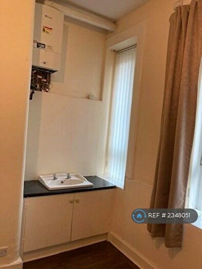 2 Bedroom Flat To Rent In Cumbernauld Road, Glasgow, G31