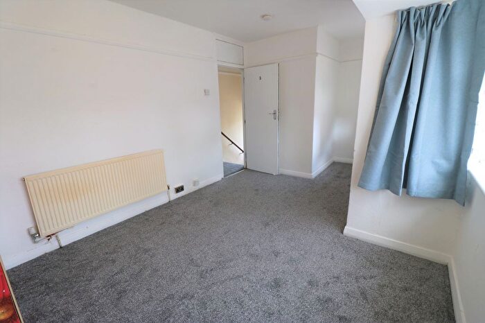 3 Bedroom Semi-Detached House To Rent In North Street, Barking, Essex, IG11