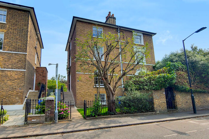4 Bedroom Semi-Detached House To Rent In Holly Grove, London, SE15