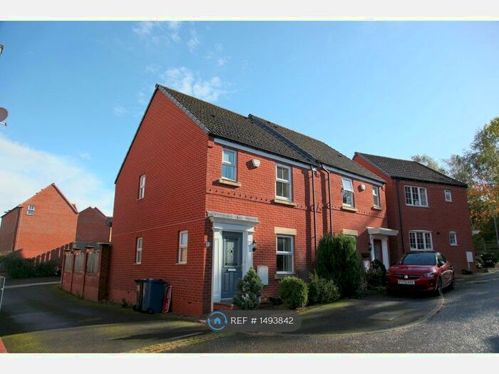 3 Bedroom Semi-Detached House To Rent In Medway Drive, Bingham, Nottingham, NG13