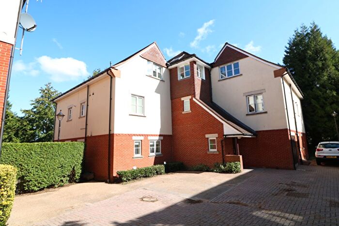 1 Bedroom Flat To Rent In Hill View, Dorking, RH4