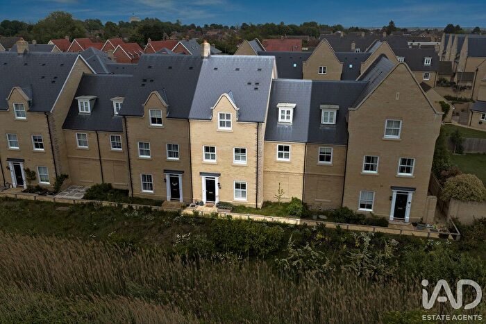 4 Bedroom Link Detached House For Sale In Cherry Drive, Ely, Cambridgeshire, CB6