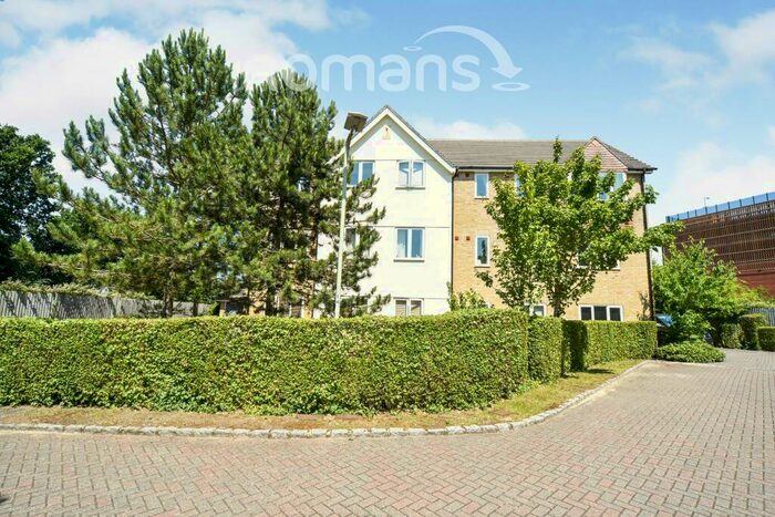 2 Bedroom Apartment To Rent In Oakey Drive, Wokingham, RG40