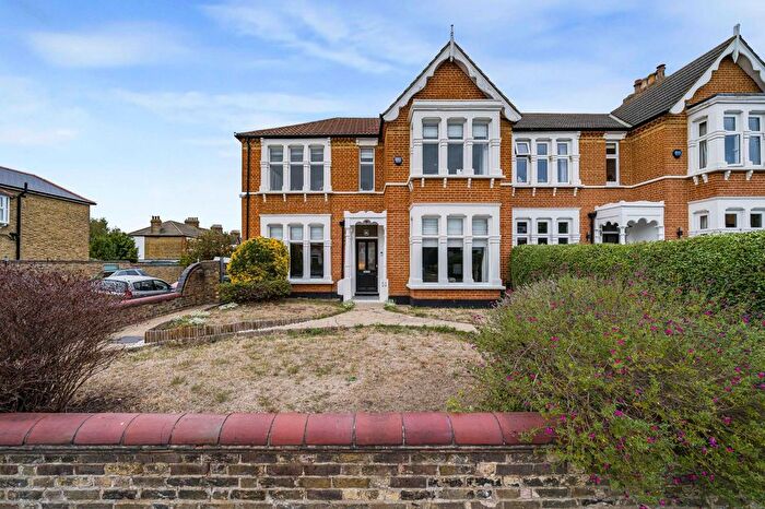 4 Bedroom Flat For Sale In Gourock Road, Eltham, London, SE9
