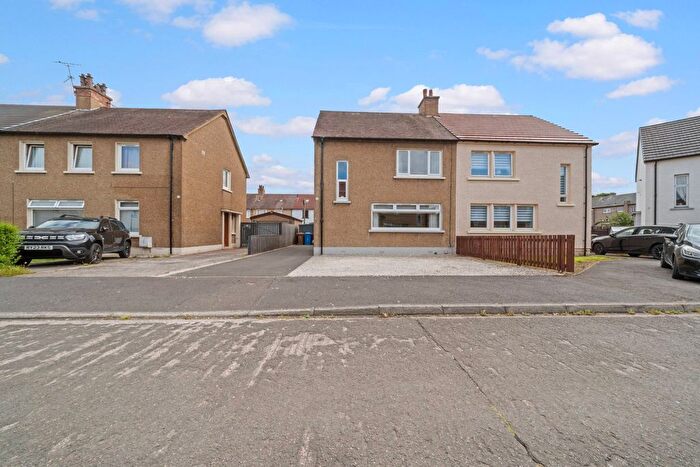 3 Bedroom Semi-Detached House For Sale In Hartley Place, Grangemouth, FK3