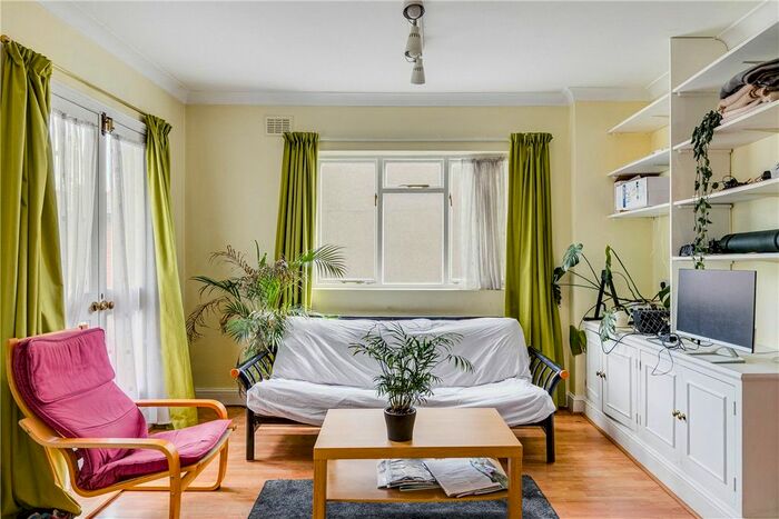 3 Bedroom Flat To Rent In Fulham Palace Road, London, SW6
