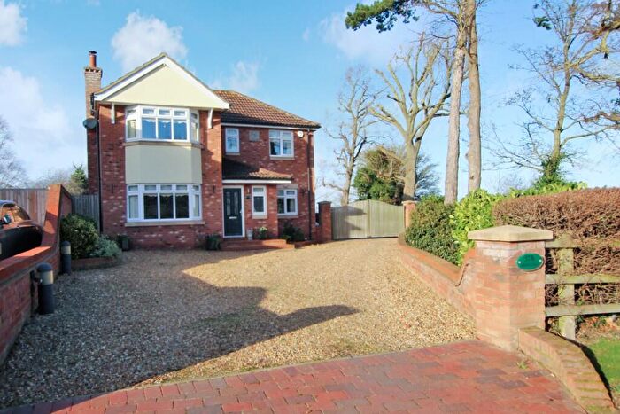 4 Bedroom Detached House For Sale In Blunham Road, Moggerhanger, MK44