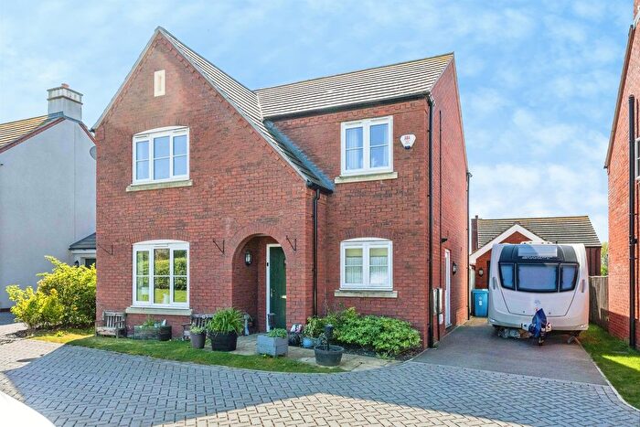 4 Bedroom Detached House For Sale In Slate Drive, Kettering, NN16