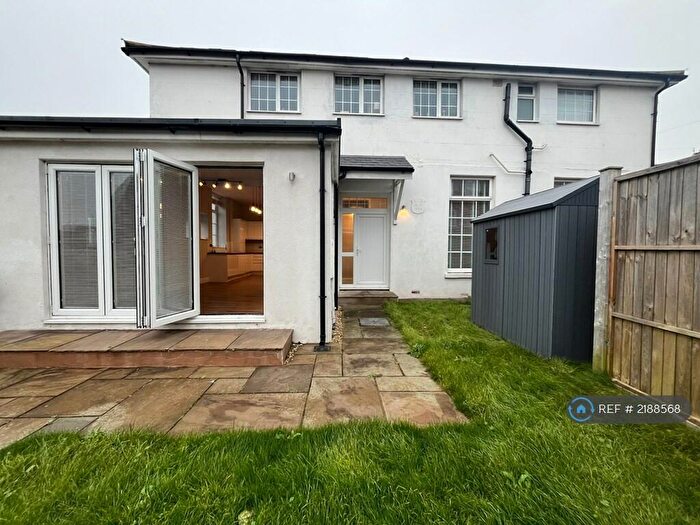 2 Bedroom Maisonette To Rent In Hurst Lane, Eastbourne, BN21