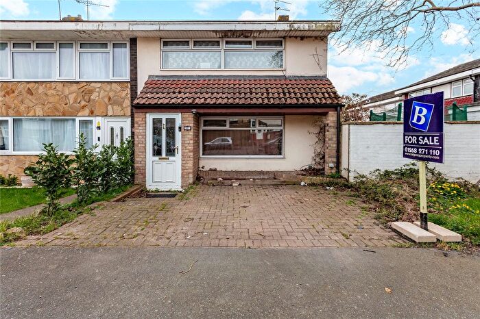3 Bedroom End Of Terrace House For Sale In Markhams Chase, Basildon, Essex, SS15