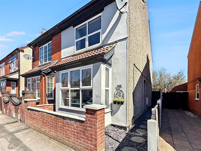 2 Bedroom Semi Detached House For Sale In Crescent Road, Hugglescote, Coalville, LE67