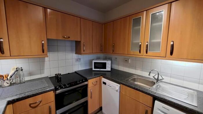 2 Bedroom Flat To Rent In Gorgie Road, Edinburgh, EH11