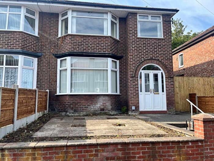 3 Bedroom Semi-Detached House To Rent In Heaton Street, Prestwich, M25