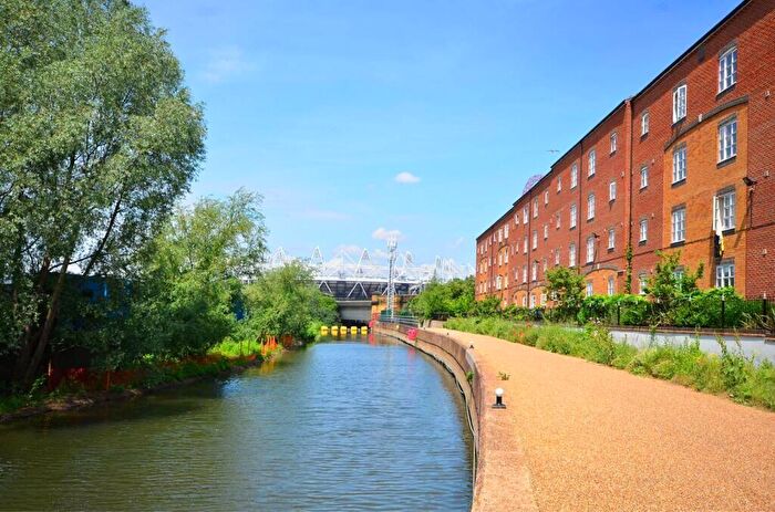 2 Bedroom Apartment To Rent In Otter Close, Stratford, E15