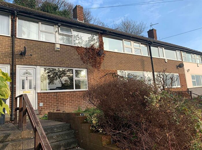 2 Bedroom Property To Rent In Gledhow Wood Road, Roundhay, Leeds, LS8