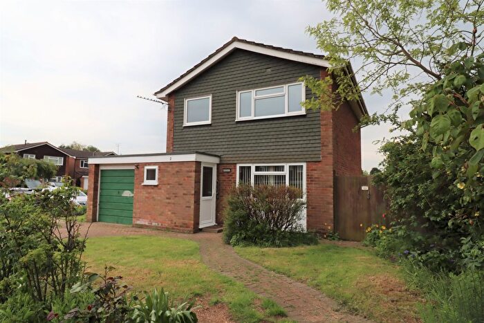 3 Bedroom Detached House To Rent In Temple Close, Bletchley, MK3
