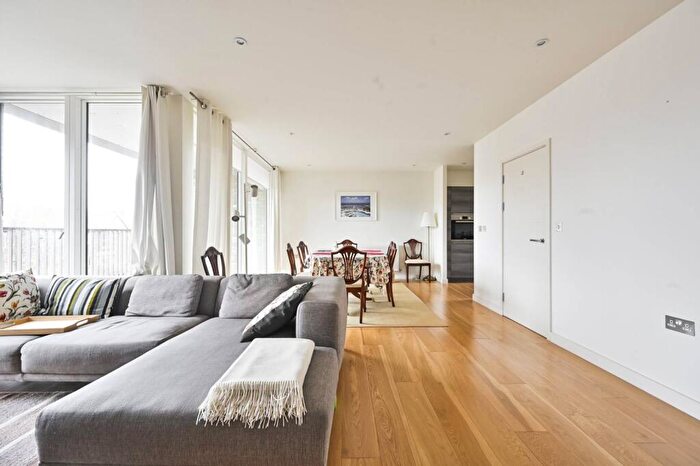 3 Bedroom Flat To Rent In Chichester Road, Kilburn, London, NW6