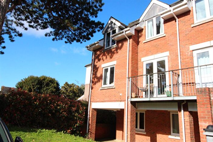1 Bedroom Flat To Rent In Sanders Place, Walsworth Road, Hitchin, SG4
